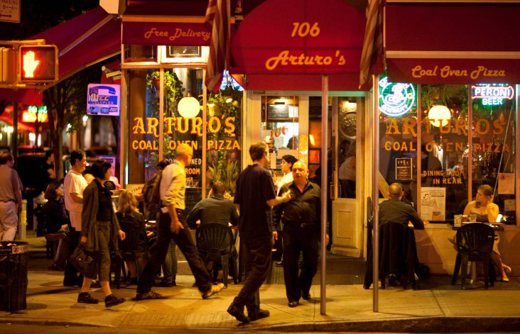 Arturo’s Pizza NYC, a Classic Coal-Oven Pizza Parlor and Live Music